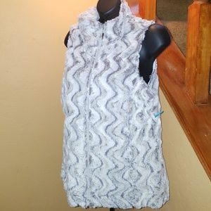 Sport Haley Faux Fur Vest. Size Small